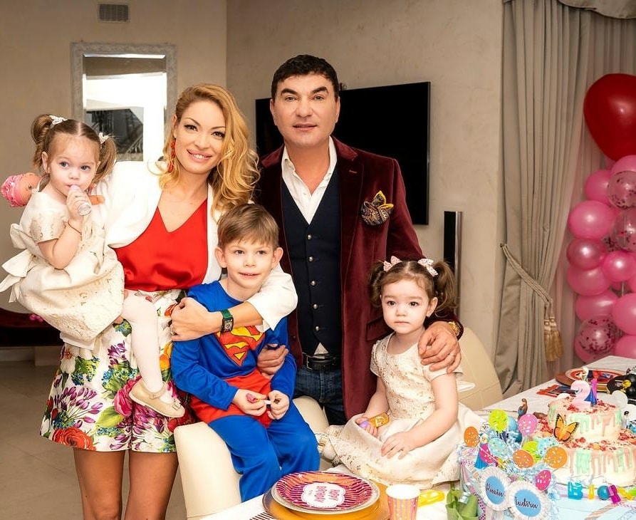 Valentina Pelinel, vacanță în Miami cu copiii. Motivul pentru care Cristi Borcea nu a mers cu ei