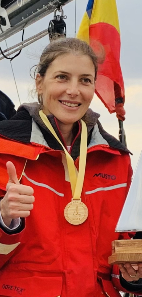 Corina Cobianu Drugan merge „la birou” pe iaht. Cum a ajuns skipper, instructor și campioană națională: „Realizezi cât de puțin îți trebuie ca să fii fericit”