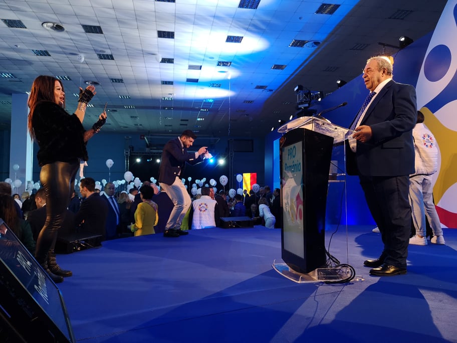 FOTO | Pro România și-a lansat candidaţii la alegerile europarlamentare. Victor Ponta, ironic la adresa lui Dragnea: "Vreau să vă anunţ că nu mă căsătoresc!"