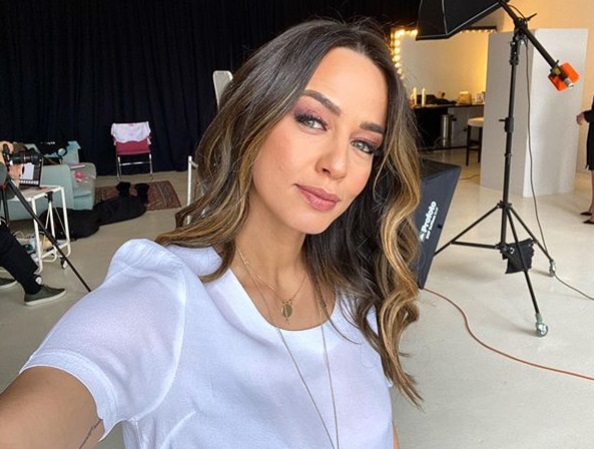 Andreea Raicu, victima campaniei de pe TikTok a lui Călin Georgescu. Vedeta a reacționat dur: „Nu voi susține acest candidat”