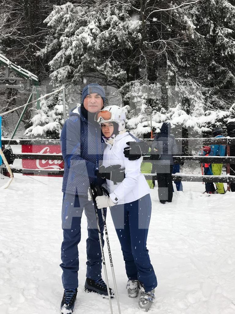 EXCLUSIV | Primele fotografii cu clanul Borcea! De sărbători, omul de afaceri și-a strâns laolaltă cei șapte copii pe care îi are cu patru femei!
