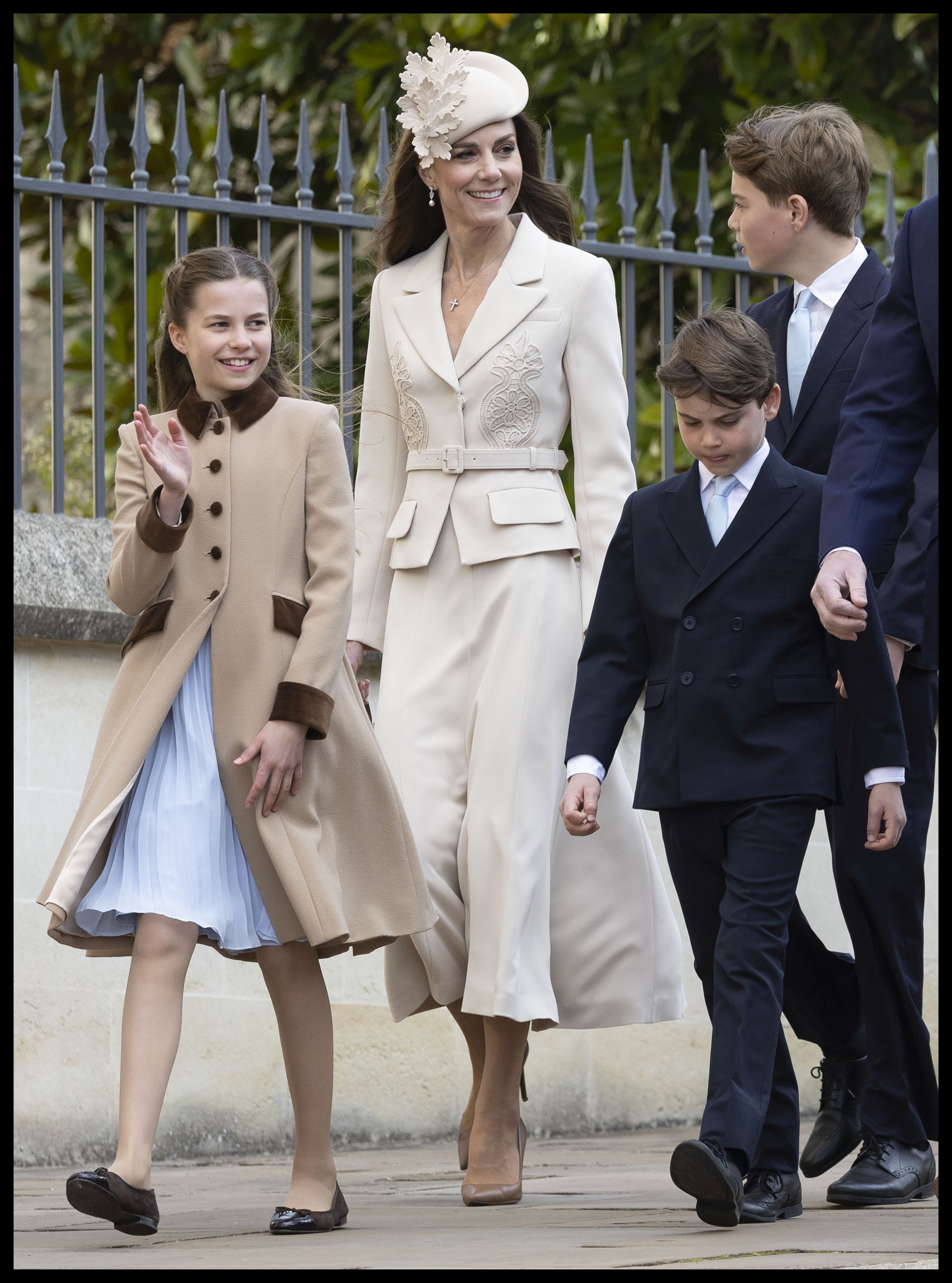 Prințul Louis a împlinit 8 ani. Portret adorabil din vacanța de familie, publicat de Kate Middleton și prințul William