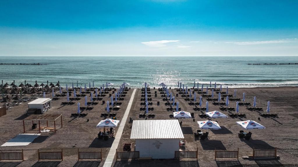 Cât costă o noapte de cazare în hotelul lui Gică Hagi din Mamaia în plin sezon estival 2025. Locația, renovată recent cu 2 milioane de euro