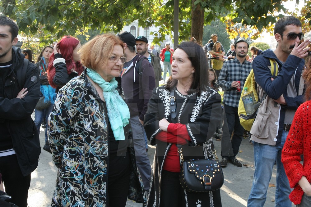 GALERIE FOTO/ Marş împotriva violenţei domestice, în Bucureşti: "Împreună pentru siguranţa femeilor"