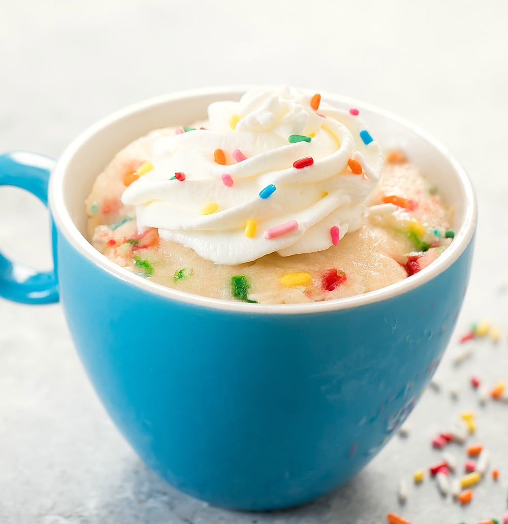 How to bake a cake in a mug in less than one minute