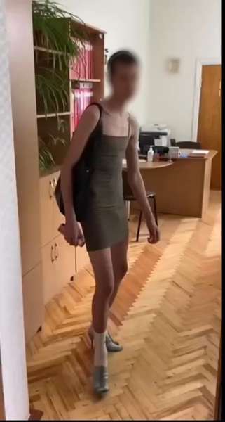 Scandal în Ucraina, după ce elevii au venit în rochii la școală. Ce spun primarul din Luțk și conducerea liceului