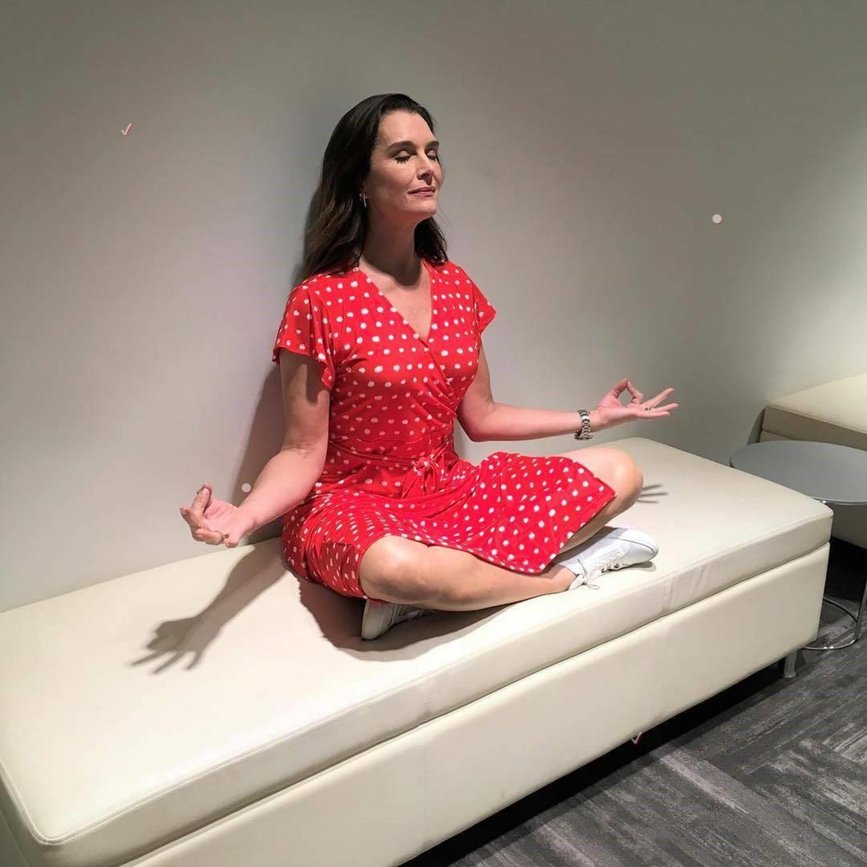 Actrița Brooke Shields a dezvăluit cine este vedeta cu care și-a pierdut virginitatea: „După ce s-a terminat, am fugit goală pe coridor, iar el a alergat după mine”