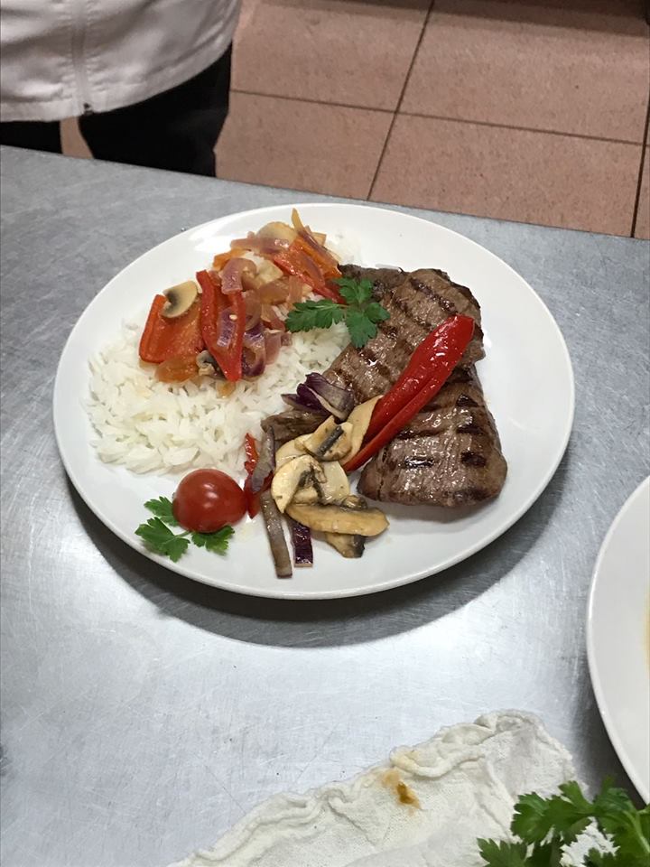 Stelistul Randal Falker e masterchef! Baschetbalistul american a gătit pentru Pro TV. De la ciclism, la camioane, de la look-ul rasta - la Shaq | FOTO