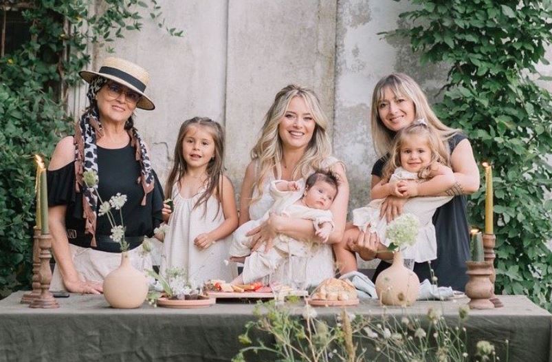Mama Laurei Cosoi a murit. Anunțul făcut de actriță: „Mami, te iubim dincolo de viața asta”