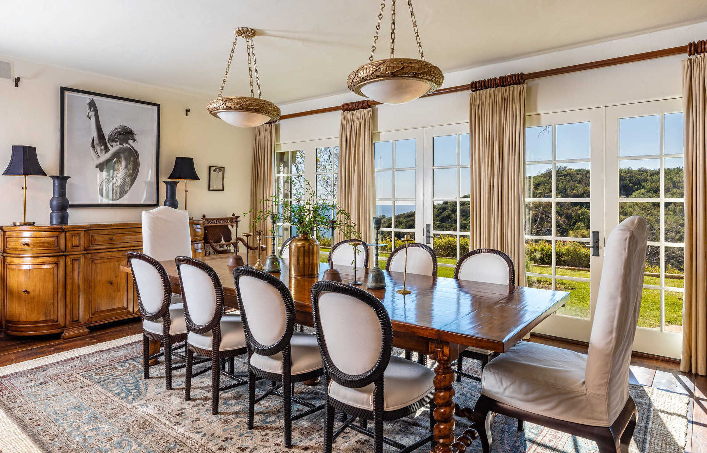 Prințul Harry și Meghan Markle au cumpărat casa lui Mel Gibson din Malibu. Cât au plătit ducii de Sussex pe vila cu vedere la ocean