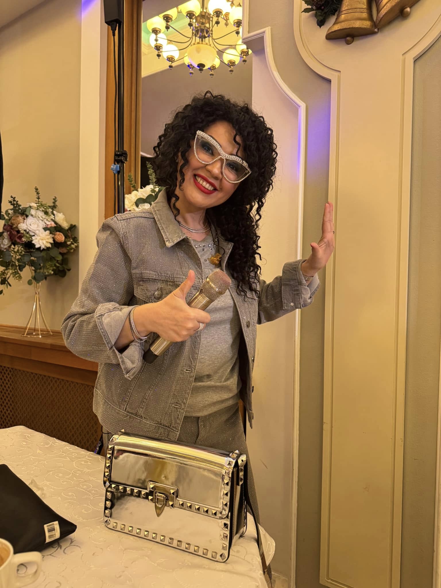 Cum arată Minodora după operația estetică suferită la sfârșitul anului trecut. Artista este schimbată total, iar rezultatul este cel dorit de ea