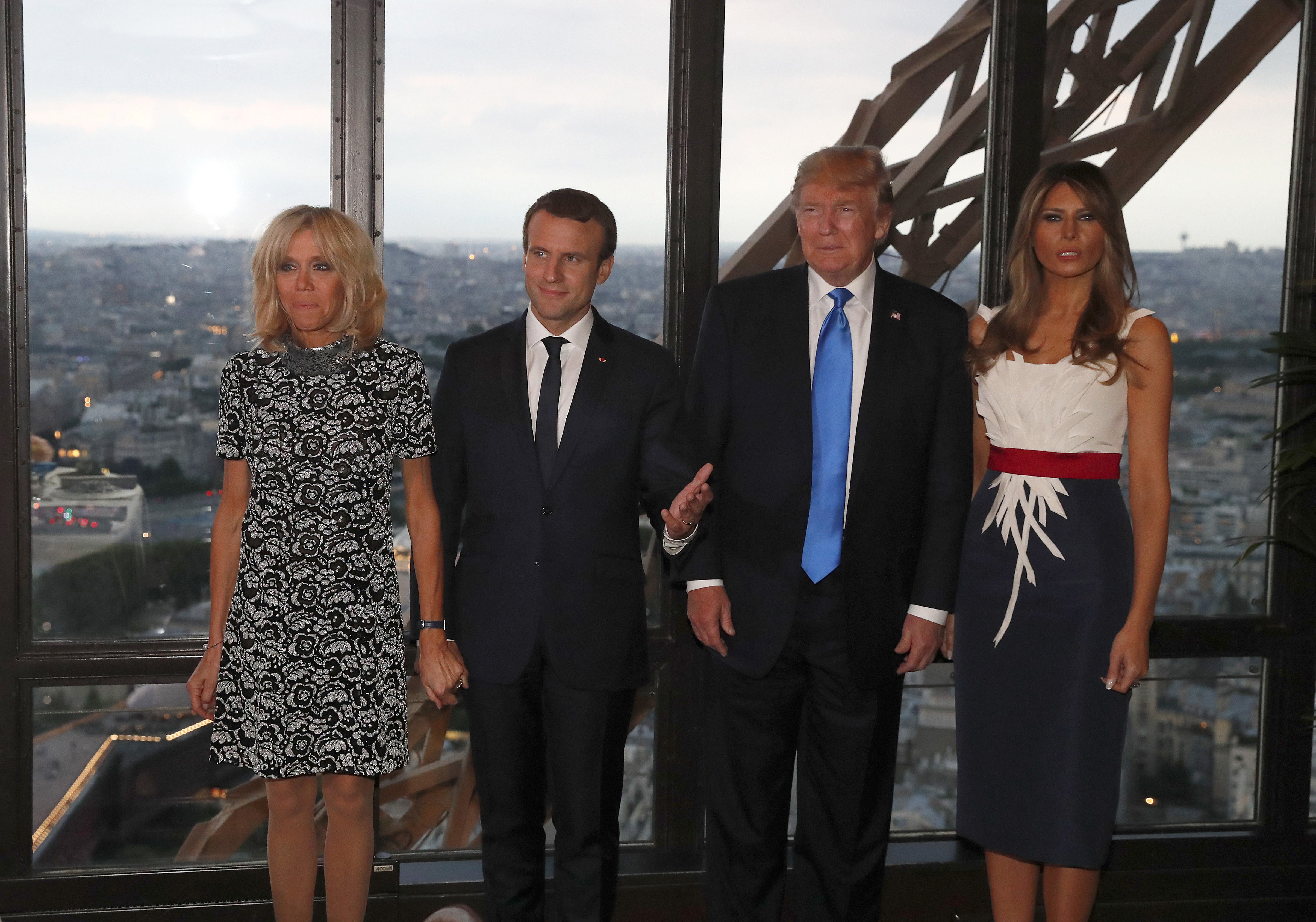 FOTO | Cuplurile Macron și Trump au luat cina la înălțime, într-un restaurant aflat la etajul doi al Turnului Eiffel