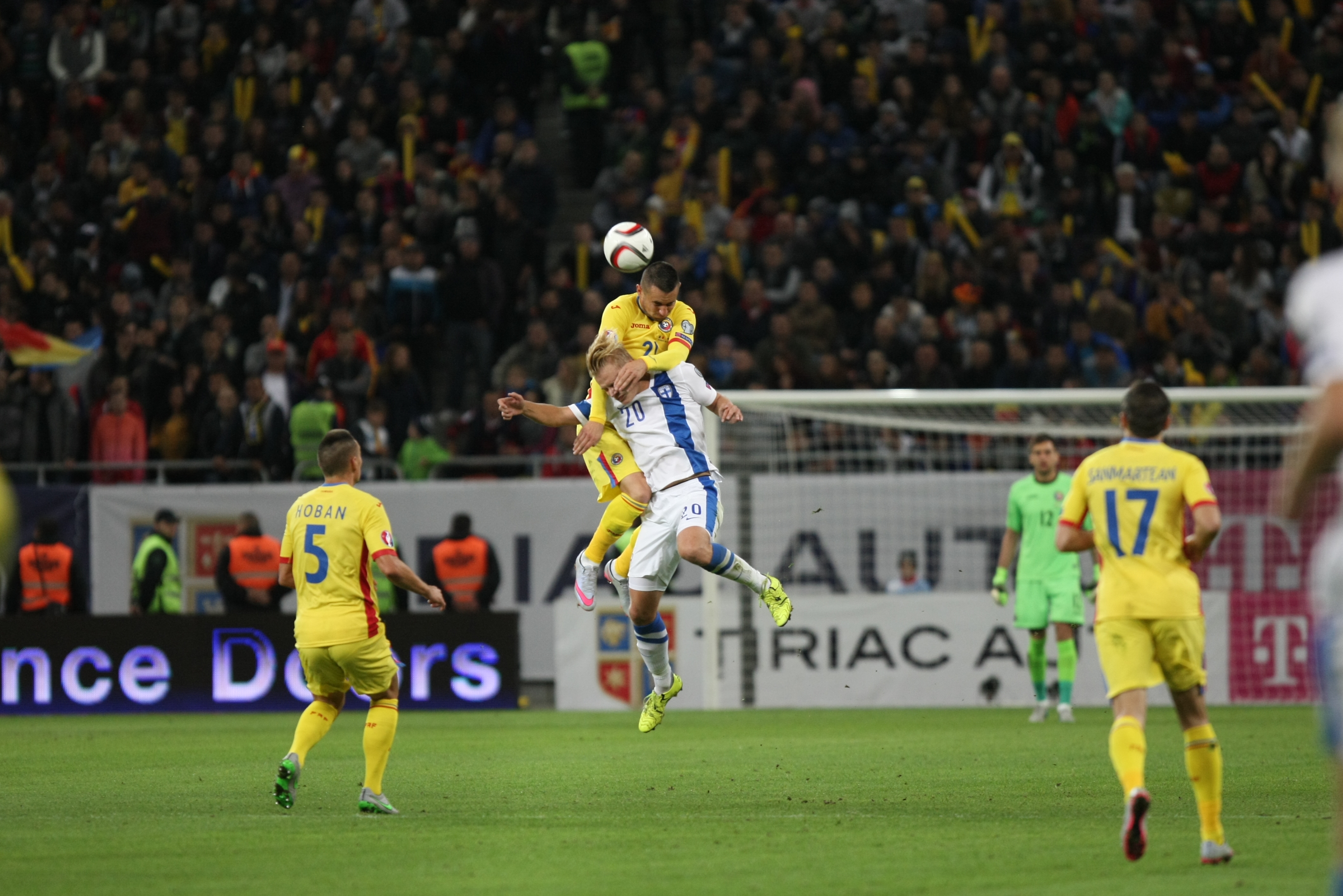 PRELIMINARIILE EURO 2016 / România - Finlanda 1-1! Dramă tricoloră pe ”Arena Națională”! Pohjanpalo ne-a dat lovitura, Hoban a egalat în prelungiri! Oaspeții n-au primit un penalty! Am fost calificați 52 de minute la turneul final din Franța! Dacă batem în Feroe, suntem la EURO! Tricolorii au asaltat poarta lui Hradecky, dar n-a intrat! Meciul a semănat cu jocul din 1985, cu Irlanda de Nord! / LIVEBLOG&FOTO