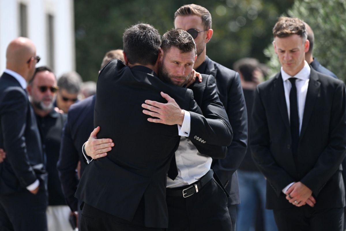Lumea fotbalului în lacrimi. Imagini emoționante de la înmormântarea lui Diego Jota și a fratelui său