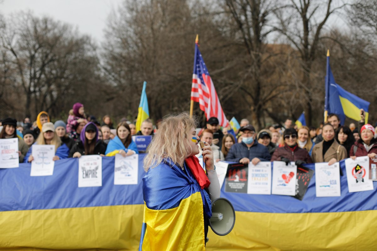 Miting de protest al refugiaților din Ucraina față de războiul declanșat de Rusia, în fața Ambasadei Kievului la București