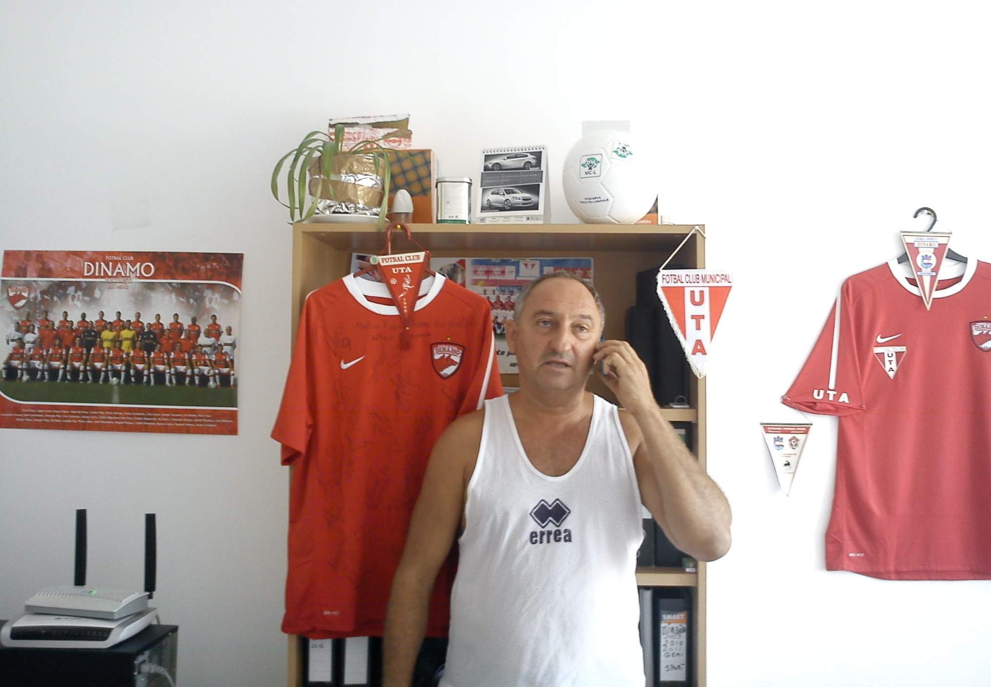 Poante cu Dan Ifrim, maseur la UTA 26 de ani: ”Când am bătut pe Steaua cu 1-0, Lăcătuș a mâncat castraveți murați înainte de meci!”