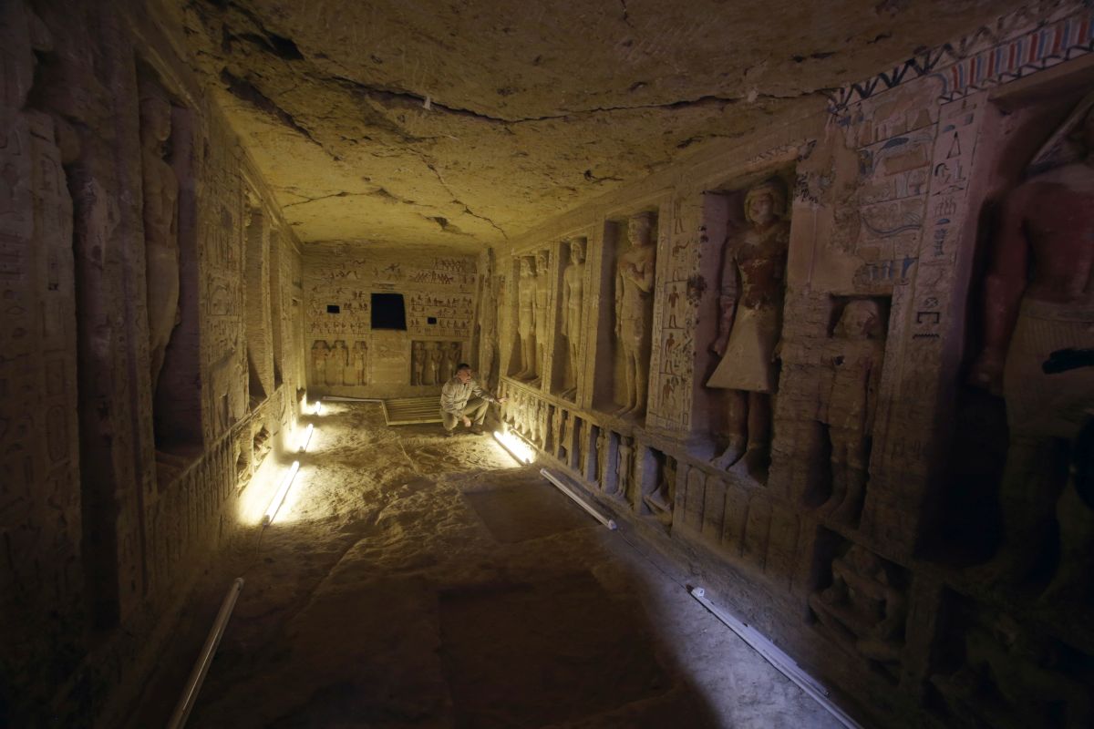 GALERIE FOTO| Mormânt vechi de 4.400 de ani, descoperit în Egipt. Ce au găsit înauntru i-a uimit pe arheologi