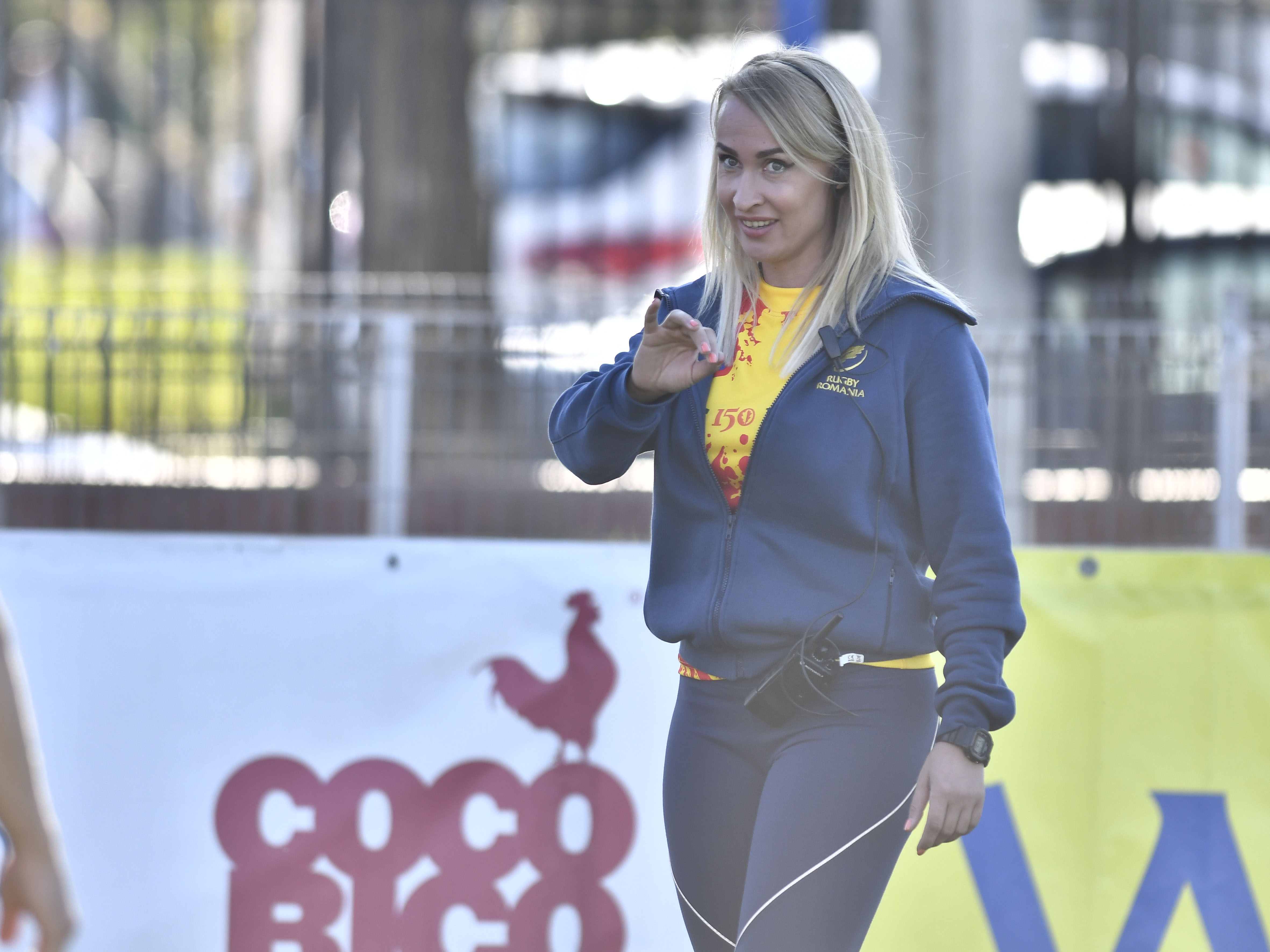 Blonda de la rugby! La naționala Under-20 a României activează frumoasa Andreea Delean, o antrenoare supersexy! GALERIE FOTO