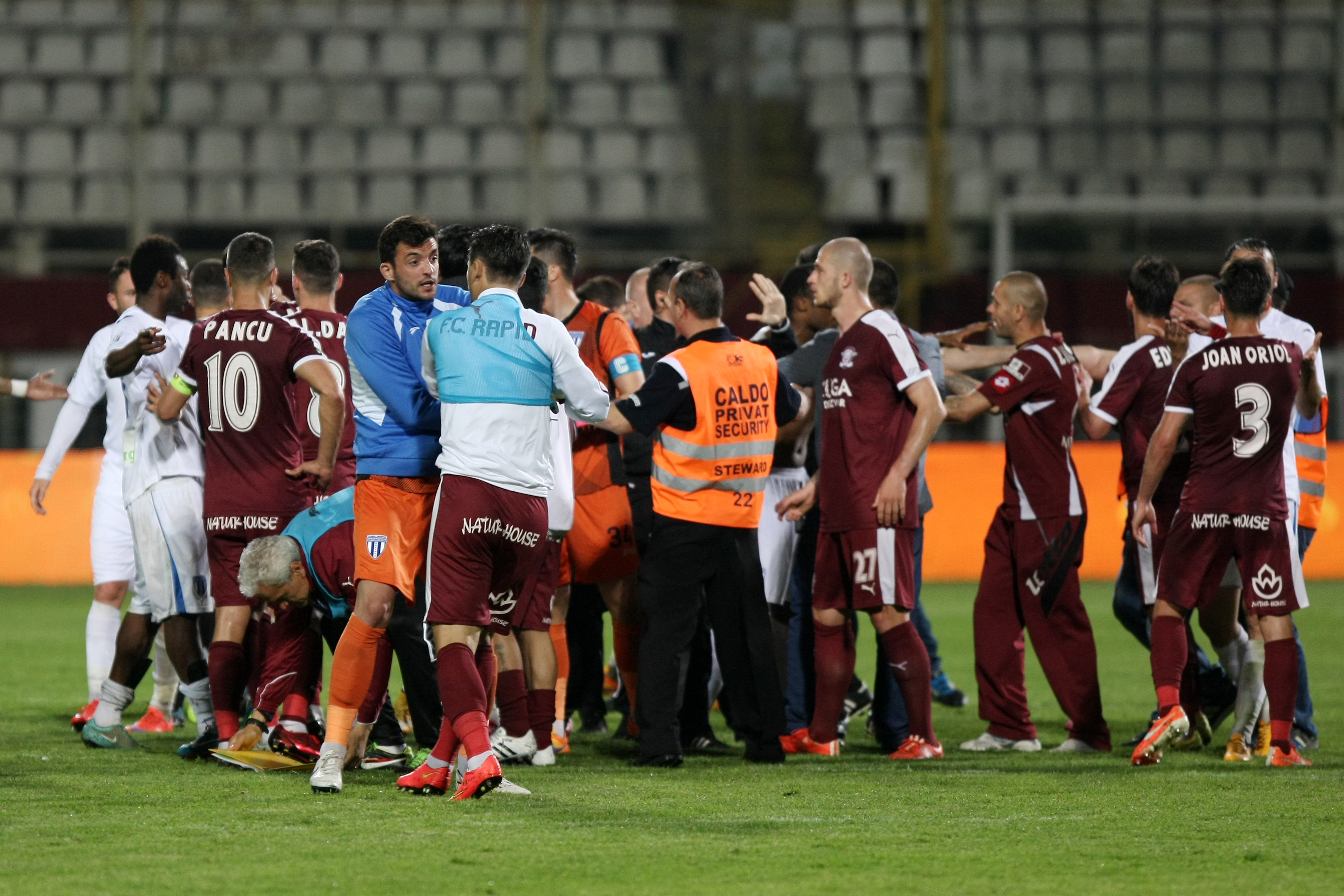 Comisia de Disciplină a FRF nu a putut judeca incidentele de la finalul partidei Rapid - CS U Craiova (1-2)