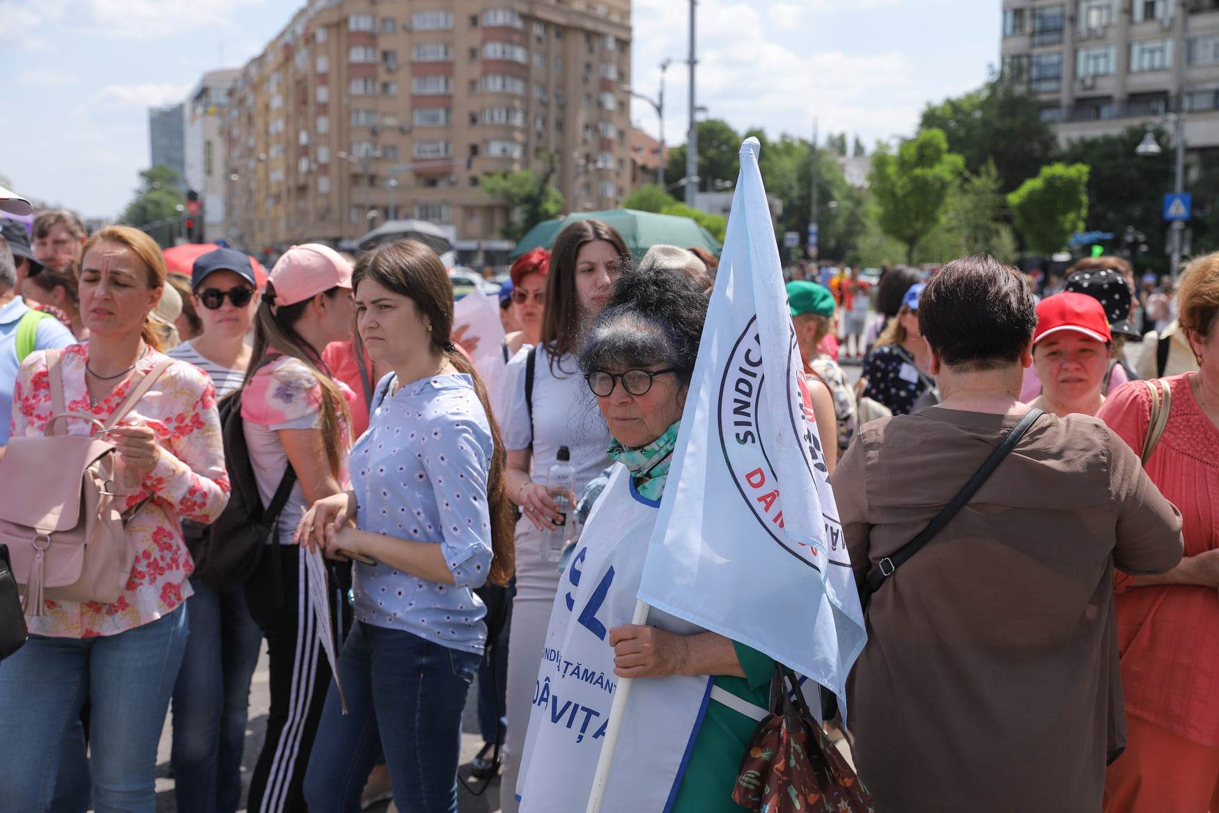Al doilea protest major al cadrelor didactice. Ce le-a promis Iohannis sindicaliștilor, în a doua săptămână de grevă, în timp ce profesorii protestau la Palatul Cotroceni
