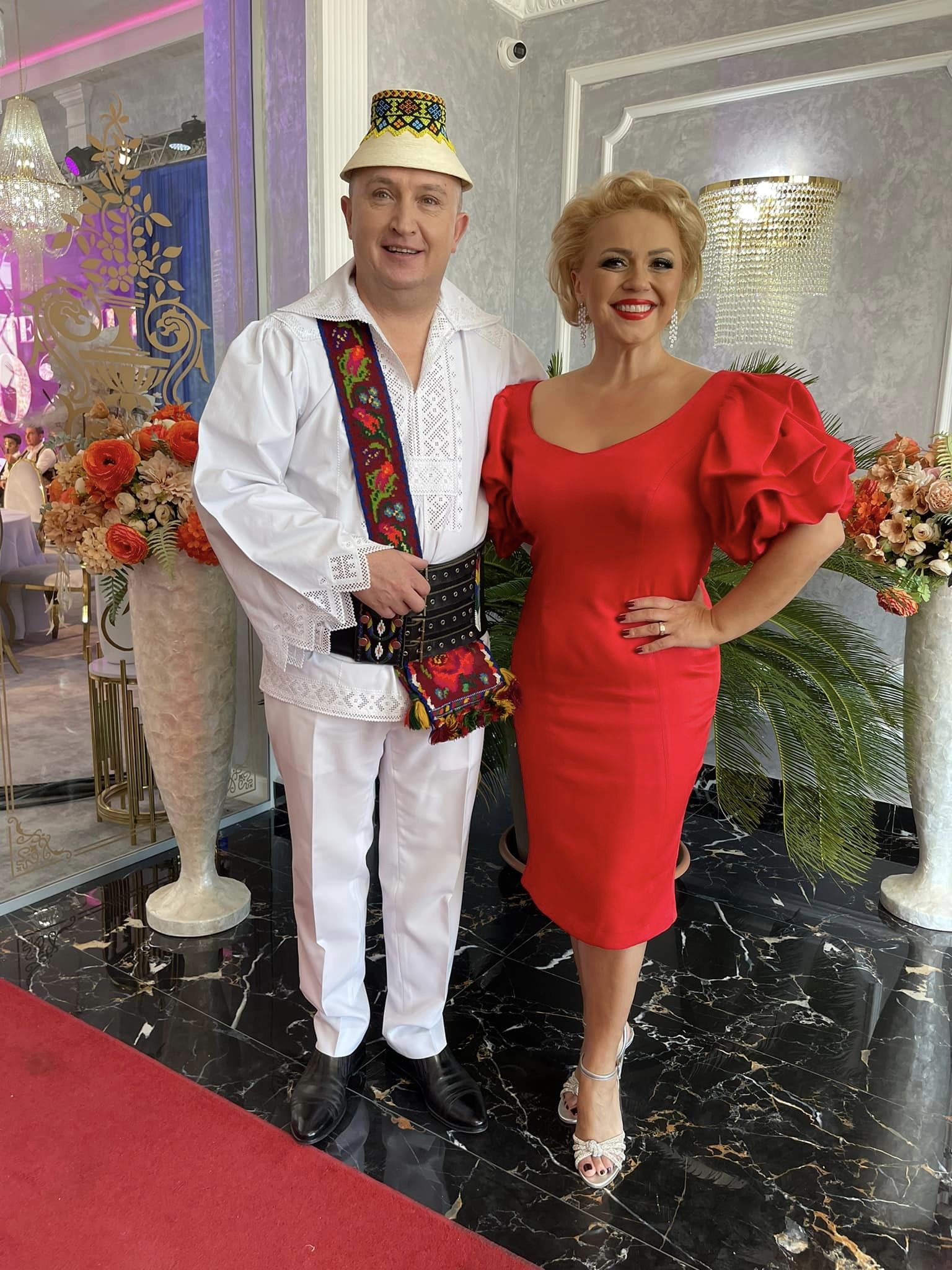 Ruladă de ciocolată cu cremă de nuci și prune uscate. Rețeta recomandată de Cornelia Rednic pentru mese festive