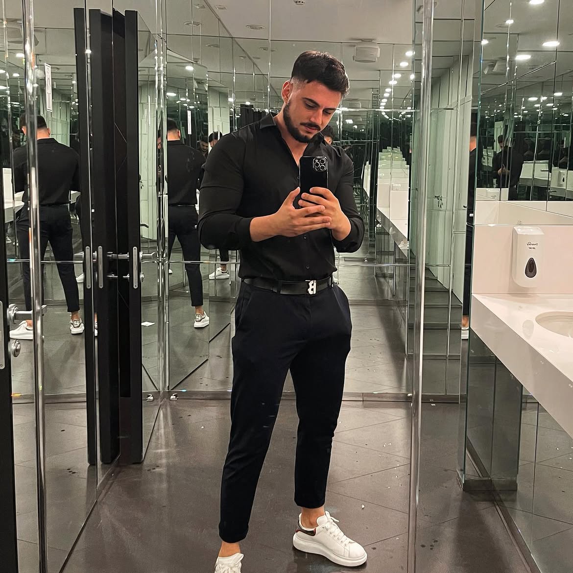 Cine este Iulian Bogdan, ispită la Insula Iubirii 2026. Lucrează la căile ferate din Italia