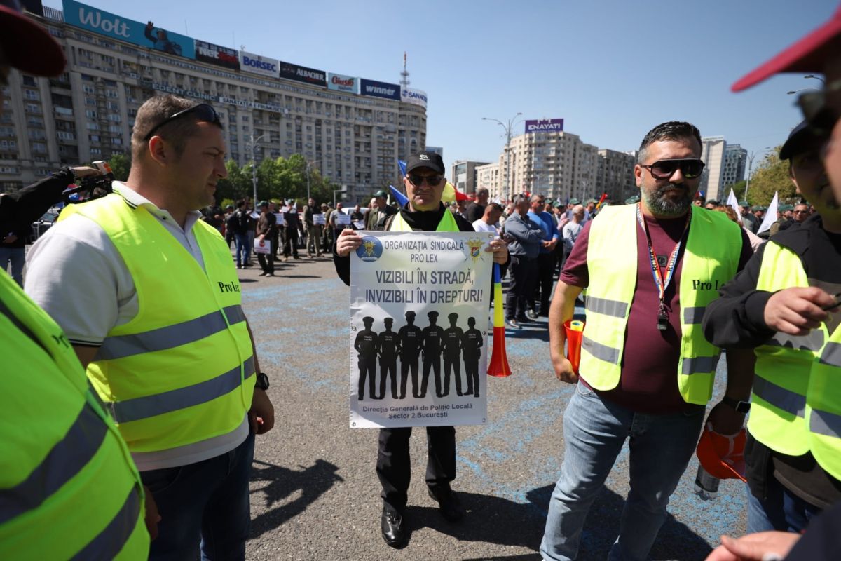Sindicaliștii, pensionarii și studenții îi cer socoteală Guvernului pentru măsurile luate, în Piața Victoriei. Sunt așteptați 10.000 de oameni