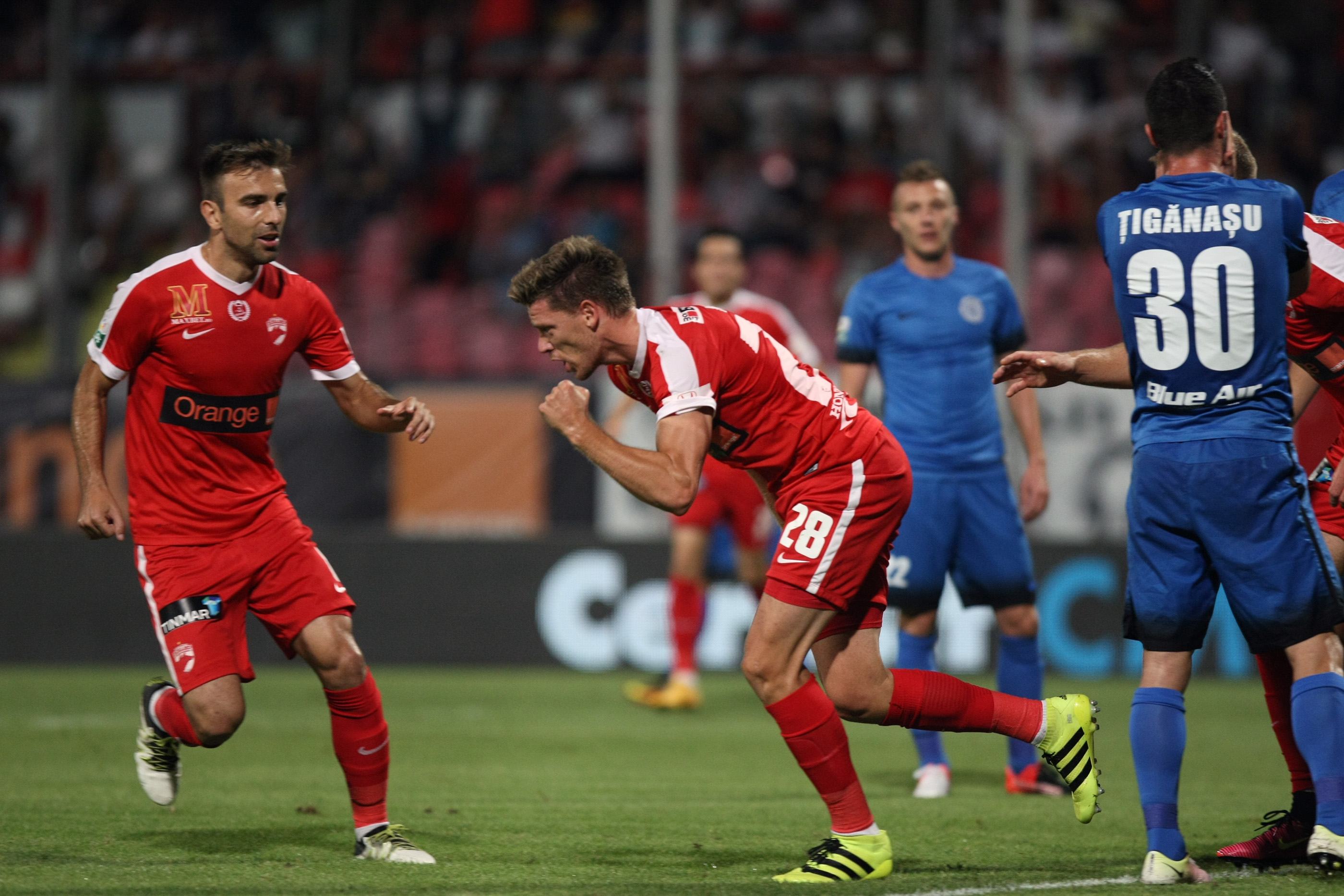 Liga I, etapa a 8-a: Dinamo - CSM Poli Iași 3-1. Marici, gol în premieră, Lazăr și Nemec, tot la prima reușită, au punctat. Piccioni a redus diferența / FOTO&VIDEO