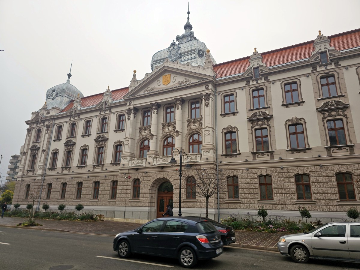 Descoperă Băile Felix și Oradea: două bijuterii ale turismului din vestul României, aproape una de alta. Se îmbină relaxarea termală cu eleganța urbană