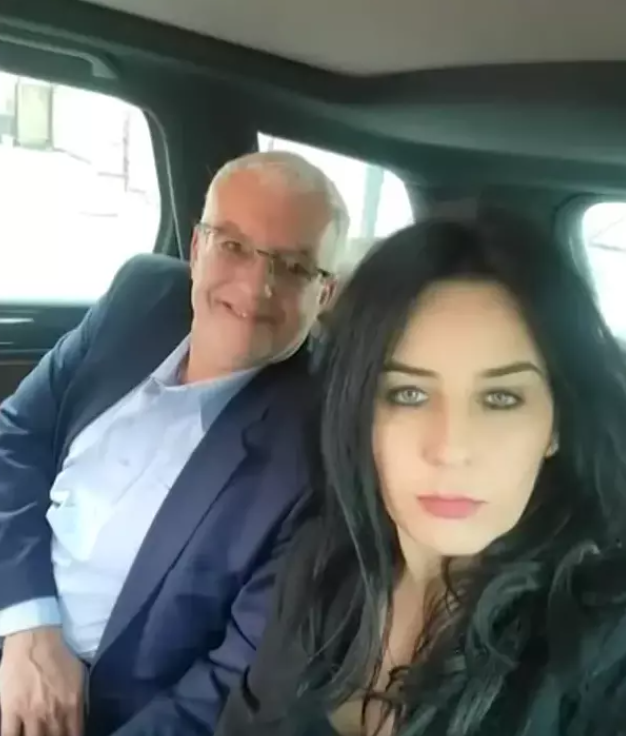 Cătălin Crișan s-a despărțit de Camelia, după mai bine de doi ani de relație. Artistul a rămas din nou singur. „Viața merge mai departe”