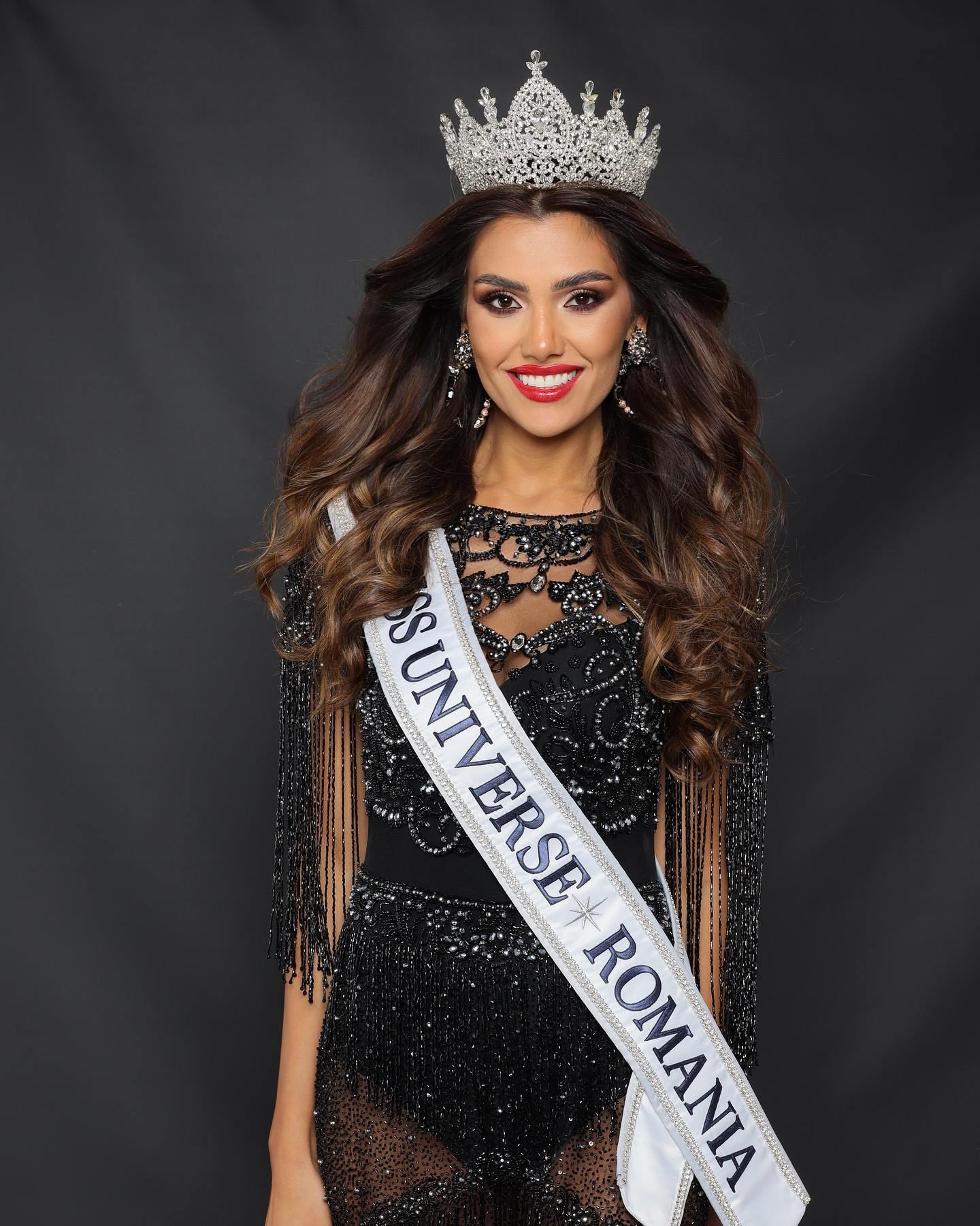 Cine este Loredana Salanţă, cea care a reprezentat România la Miss Universe 2024. A fost implicată în politică