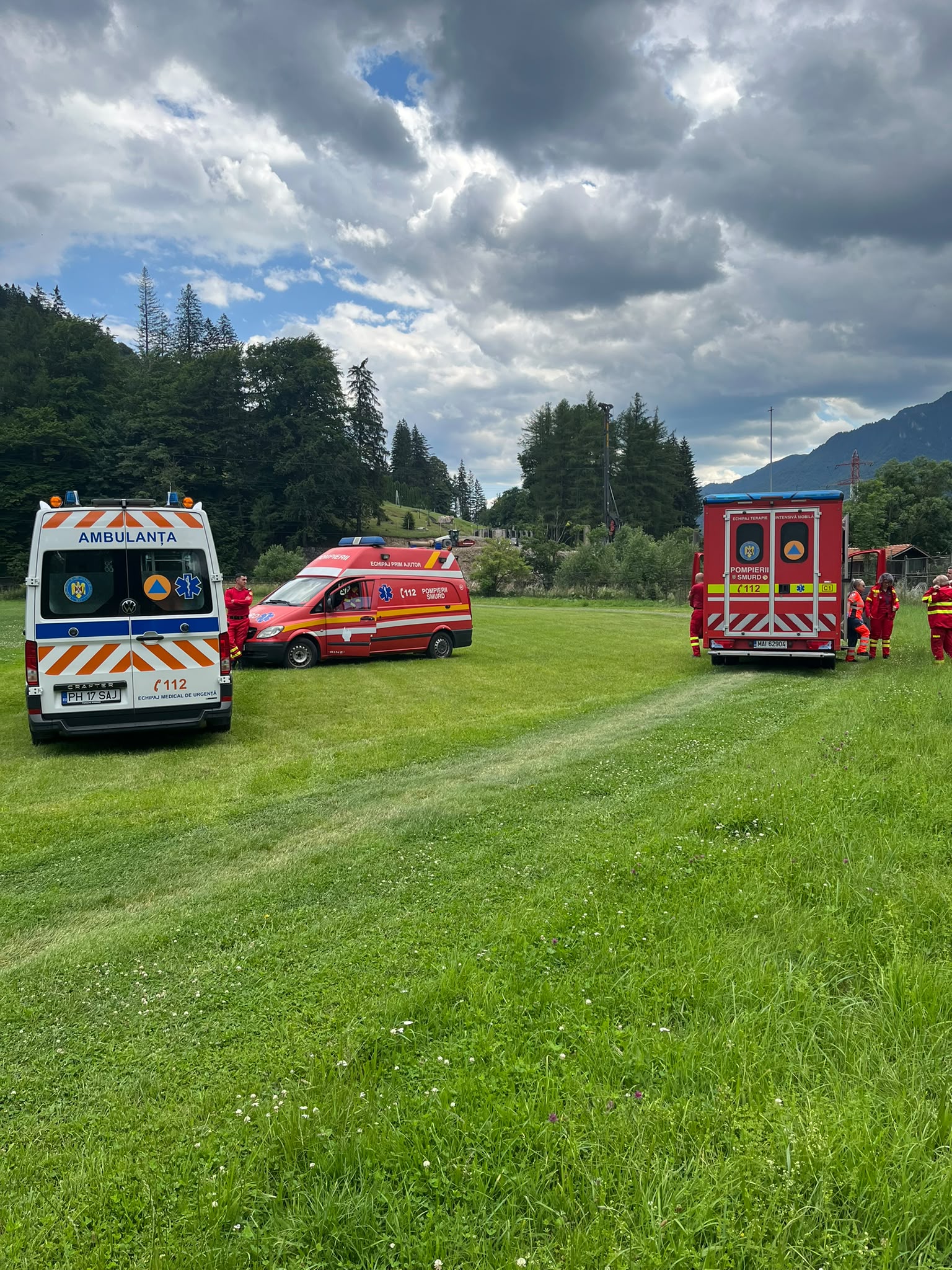 4 alpiniști s-au prăbușit în zona Valea Albișoarei, din Bușteni: unul dintre ei a murit, a intervenit elicopterul SMURD