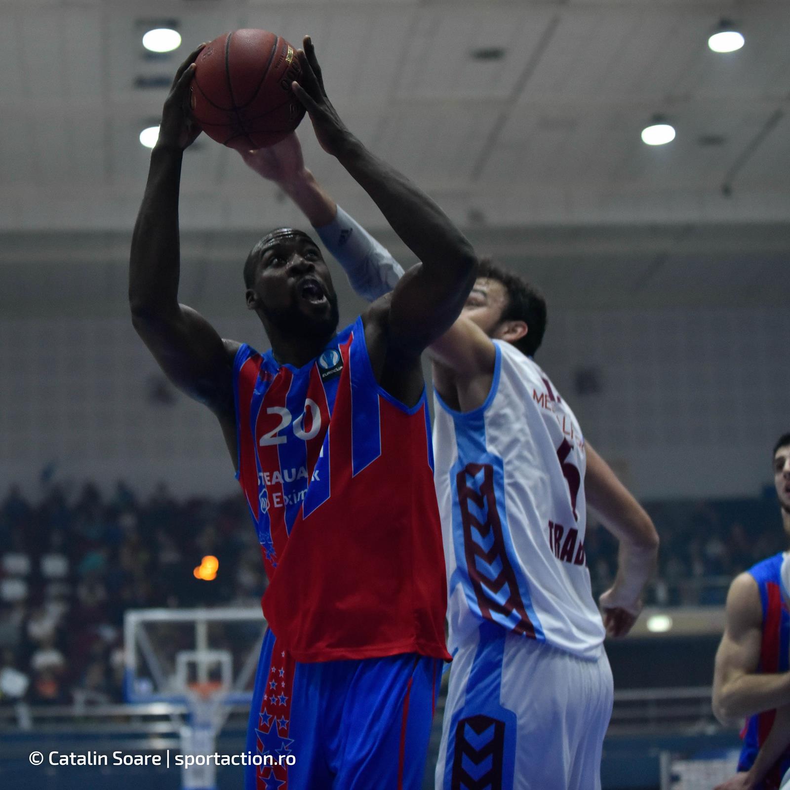 Eurocup: Steaua - Trabzonspor 76-71. ^Galeria boicoteză FCSB-ul, dar a făcut show la baschet
