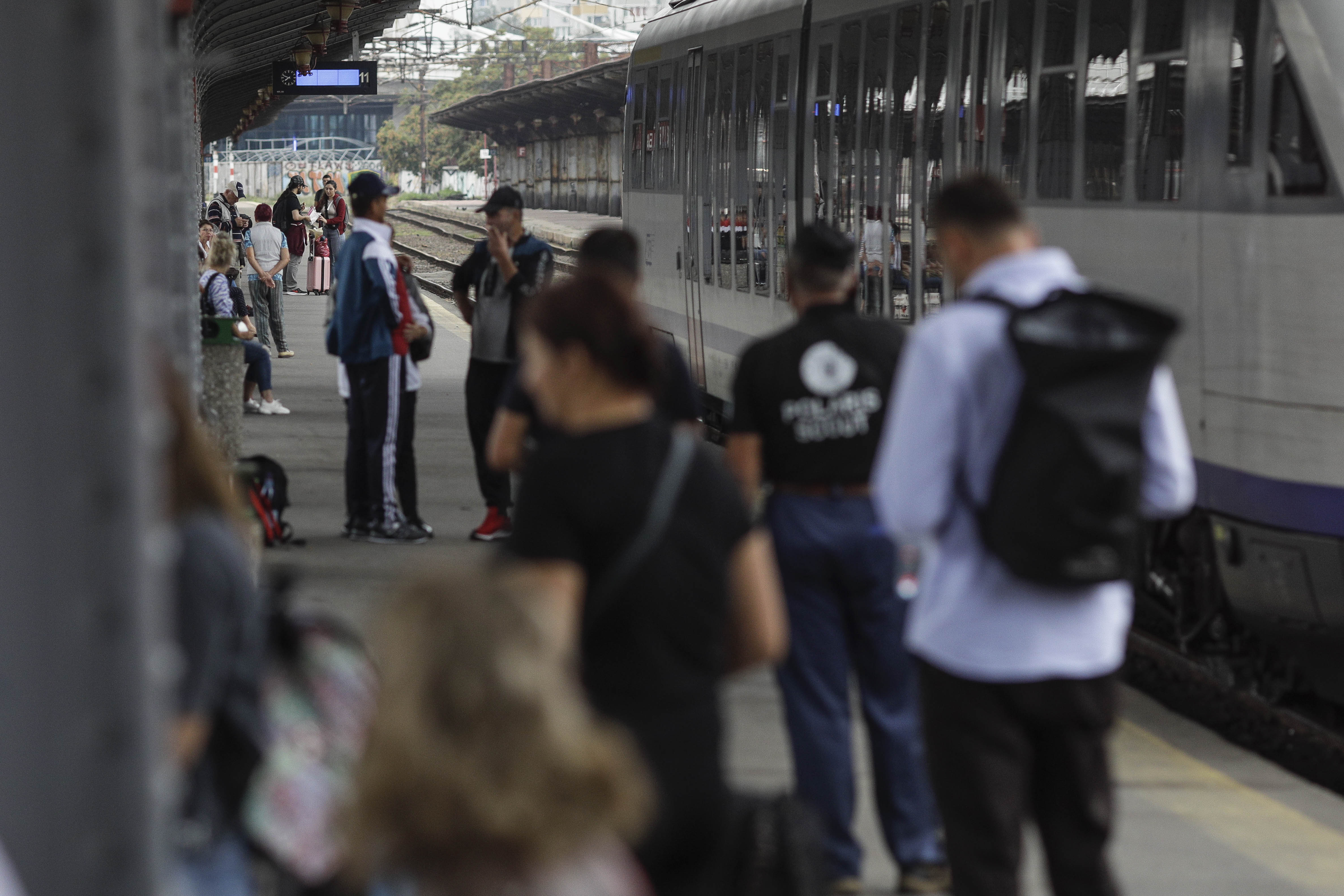 Haos pe calea ferată, după greva din CFR. Trenurile nu au circulat timp de două ore și au și sute de minute întârziere în Gara de Nord