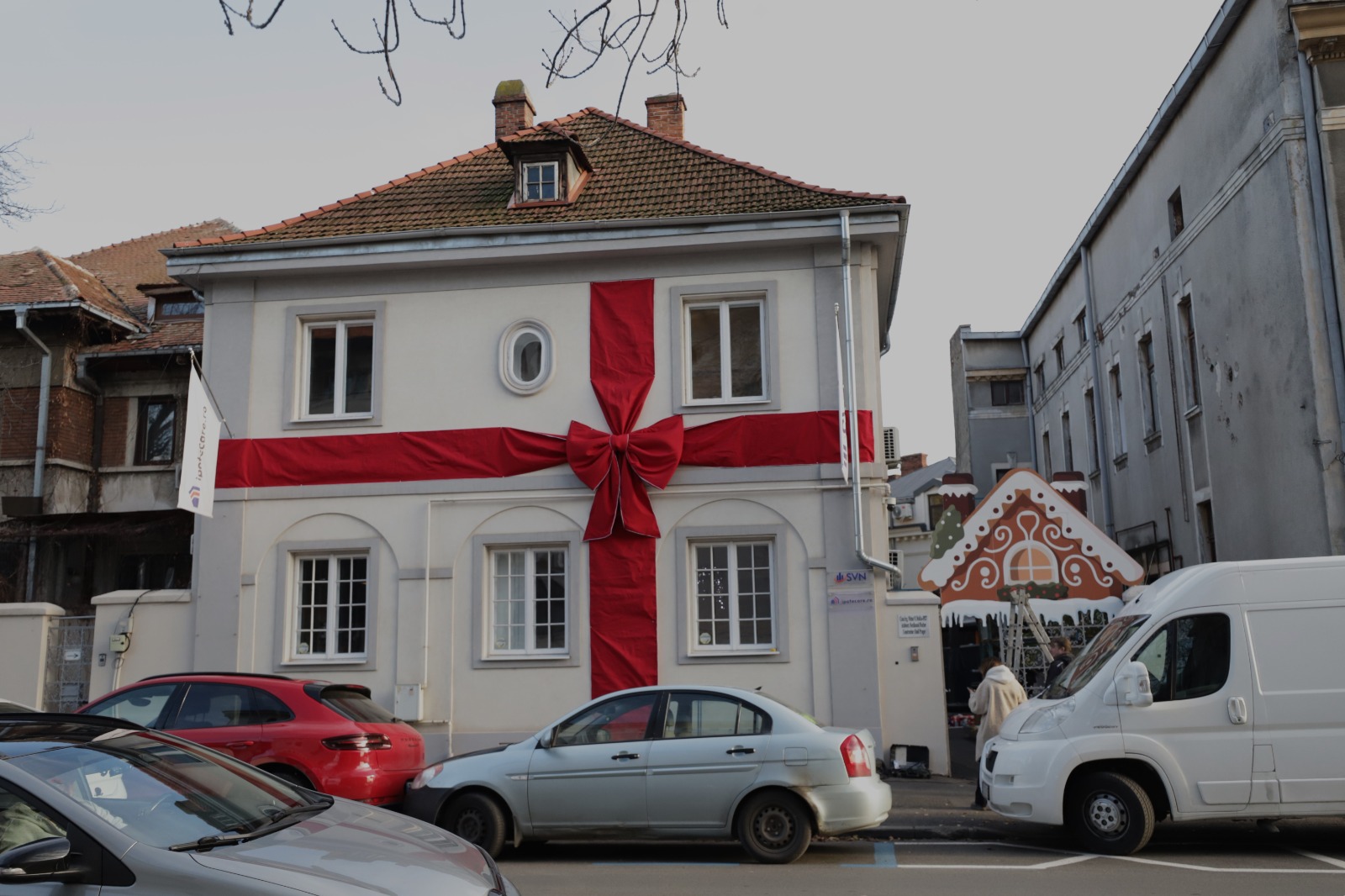 Bucureștiul s-a pregătit deja de Crăciun: imagini cu cele mai instagramabile localuri și clădiri împodobite în 2025