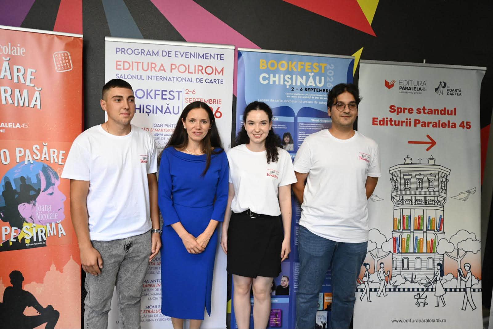 Imagini cu apariția Mirabelei Grădinaru la Chișinău. Partenera lui Nicușor Dan a ales o ținută în ton cu Maia Sandu