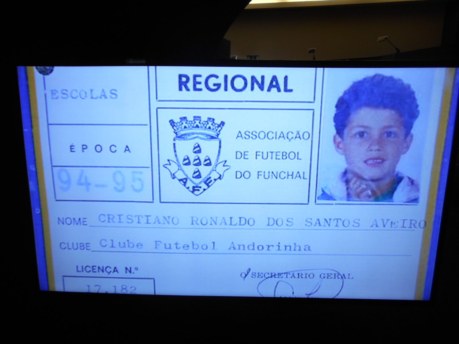 Sportnews, incursiune spectaculoasă și inedită în universul ciudat al starului portughez Cristiano Ronaldo din stațiunea Vilamoura. Lux, muzeu și discotecă cu probleme!
