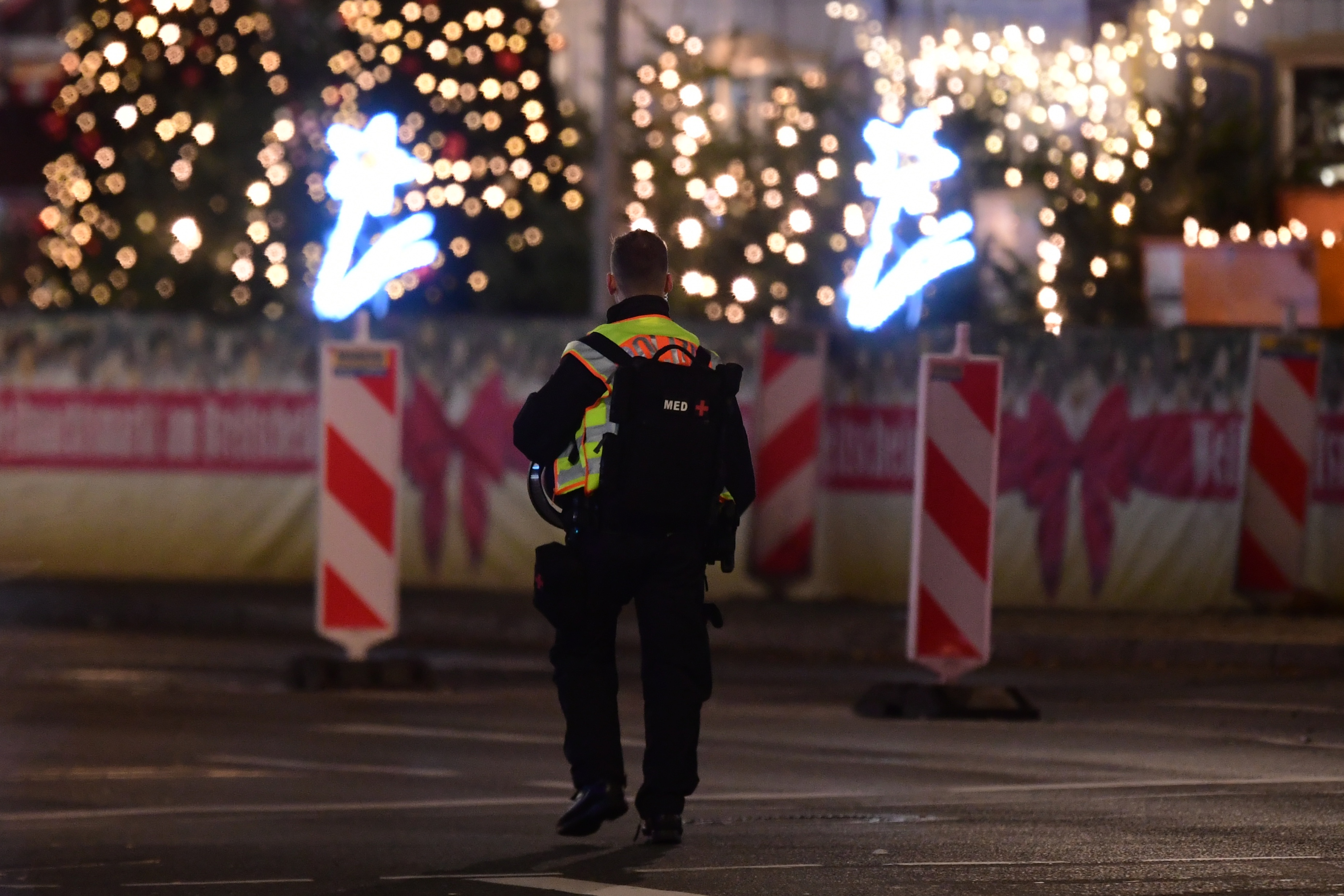 Târgul de Crăciun din Berlin, evacuat din cauza unui colet suspect. În urmă cu trei ani, în același loc mureau 12 oameni într-un atentat terorist