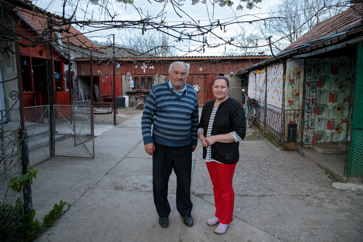 REPORTAJ. „Armindenul” lui Nea Dumitru, obicei vechi de când satele din Țara Hațegului. De ce se pune mesteacăn la poartă de 1 mai