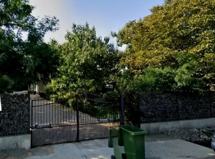 Apartamentul de 52 mp în care stă cu chirie George Simion este, de fapt, de patru ori mai mare: „Nu plătește nimic. A fost o binefacere”. Cum arată locuința