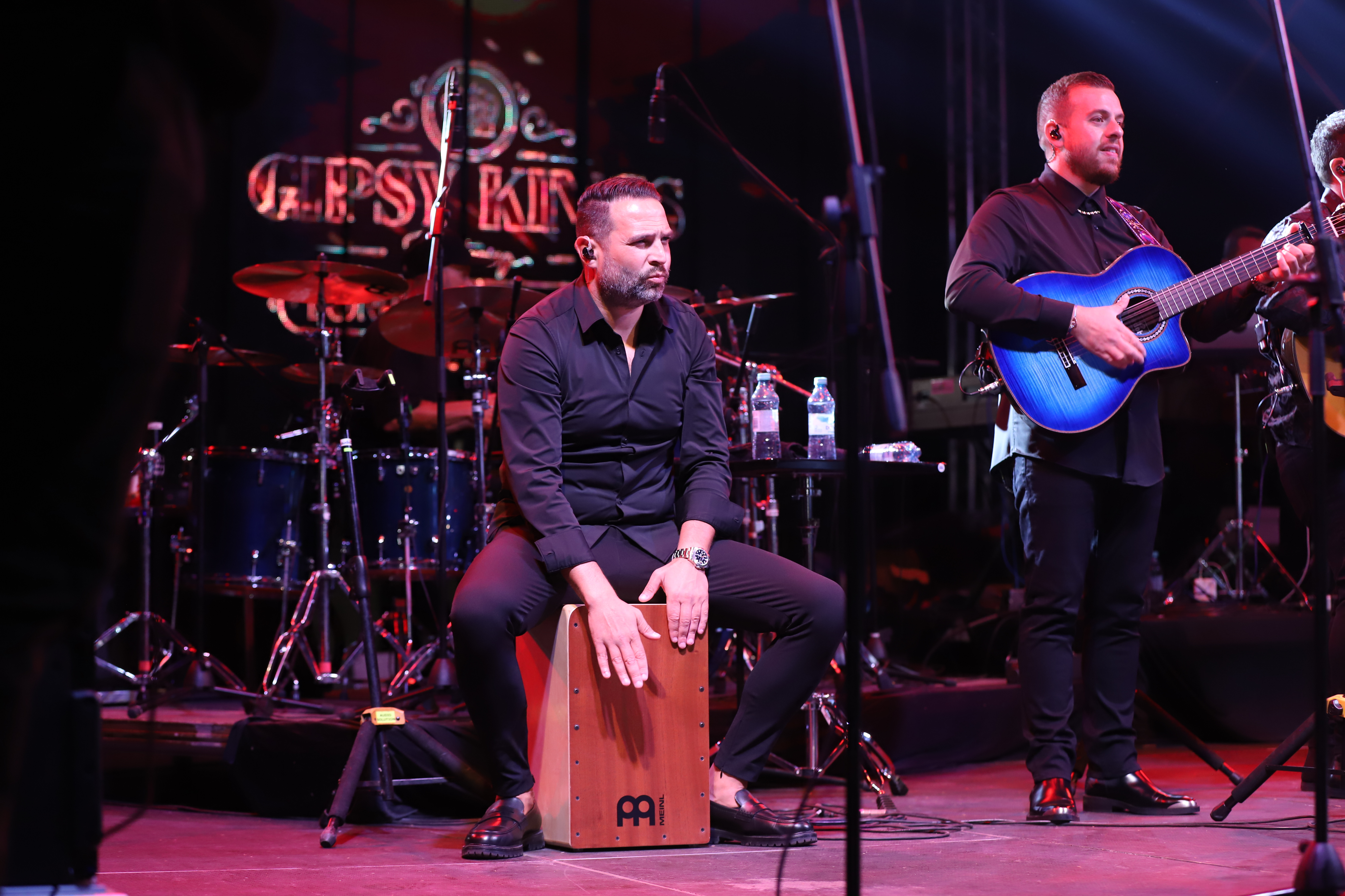 Seară latino la Festivalul Borșului Lipovenesc din Jurilovca. Concertul Gipsy Kings s-a prelungit cu un spectaculos foc de artificii: „România, I love you!” | FOTO REPORTAJ