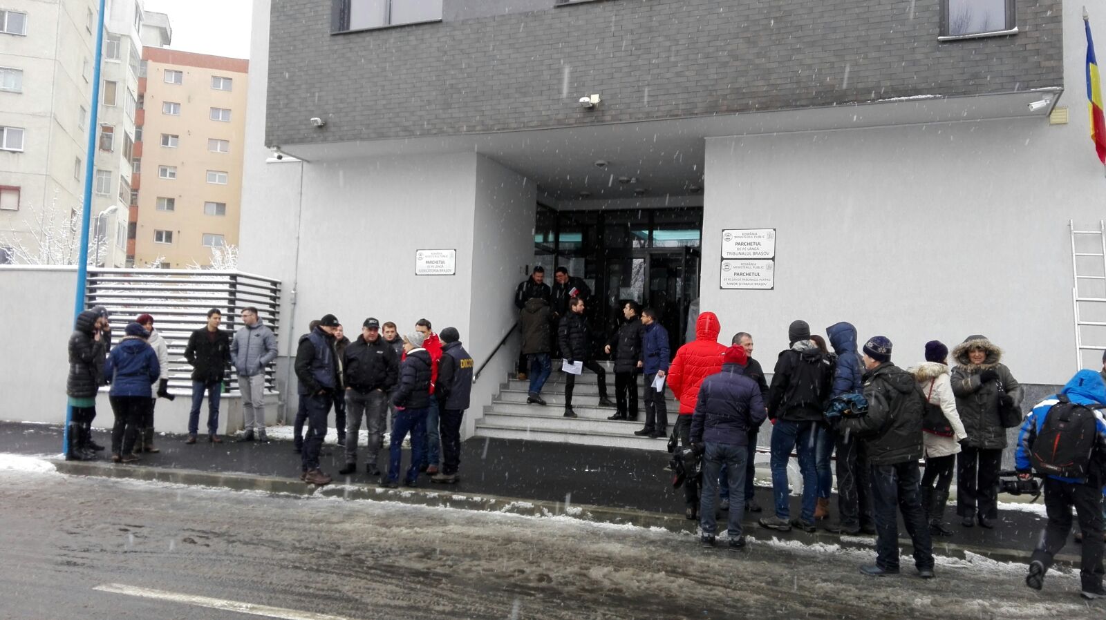 FOTO/VIDEO| Sute de magistrați au protestat în orașe din țară, nemulțumiți de modificările la legile justiției