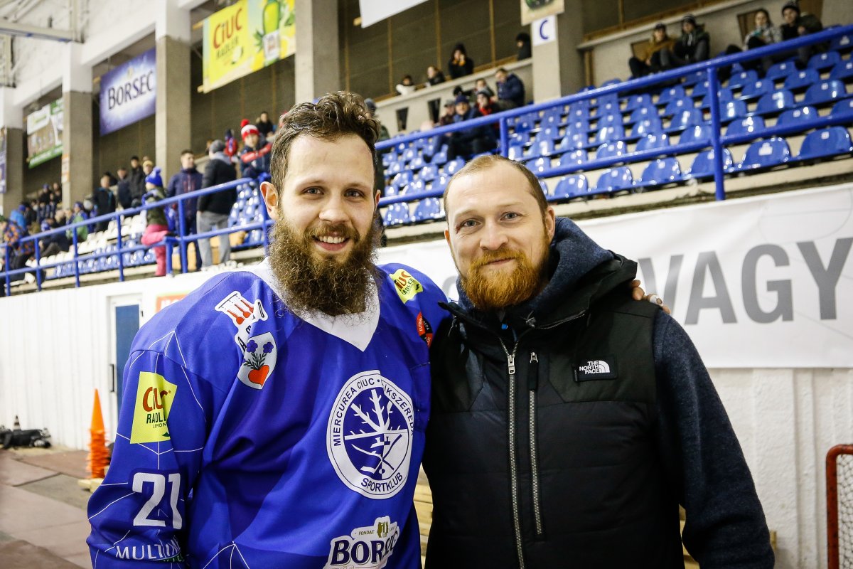 Cel mai bun hocheist al campionatului, eligibil pentru națională, nu are drept de joc din cauza scandalului dintre două cluburi! Reacții