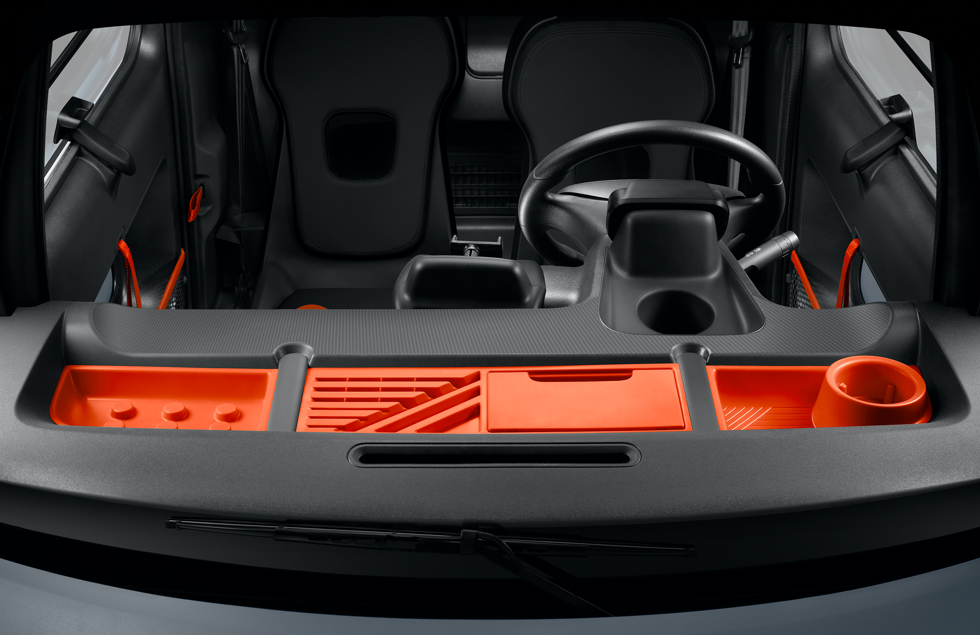 VIDEO/FOTO | Francezii au lansat cel mai ieftin automobil electric din Europa. Costă 6.000 de euro, are o autonomie de 70 km și poate fi condus fără permis