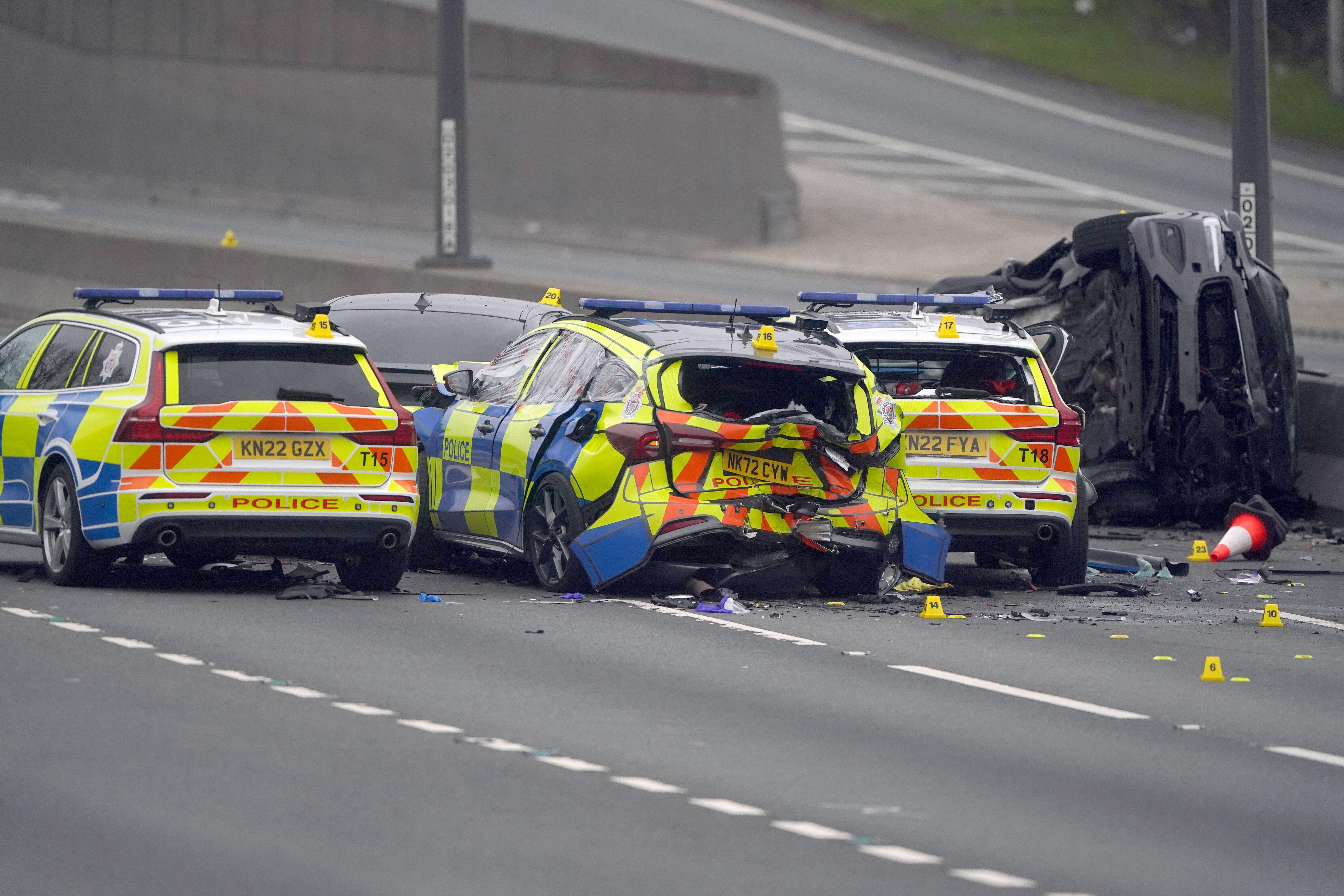 7 ofițeri răniți și 5 mașini de poliție distruse, în urmărirea unui șofer, lângă Newcastle: „Carnagiu absolut”