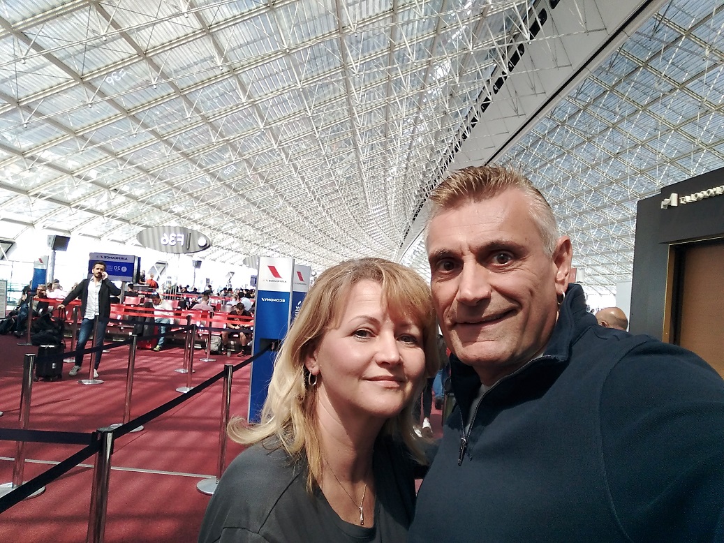 „Egy fagyizóban dolgoztam a strandon” – Így ismerte meg a feleségét Sipos Peti