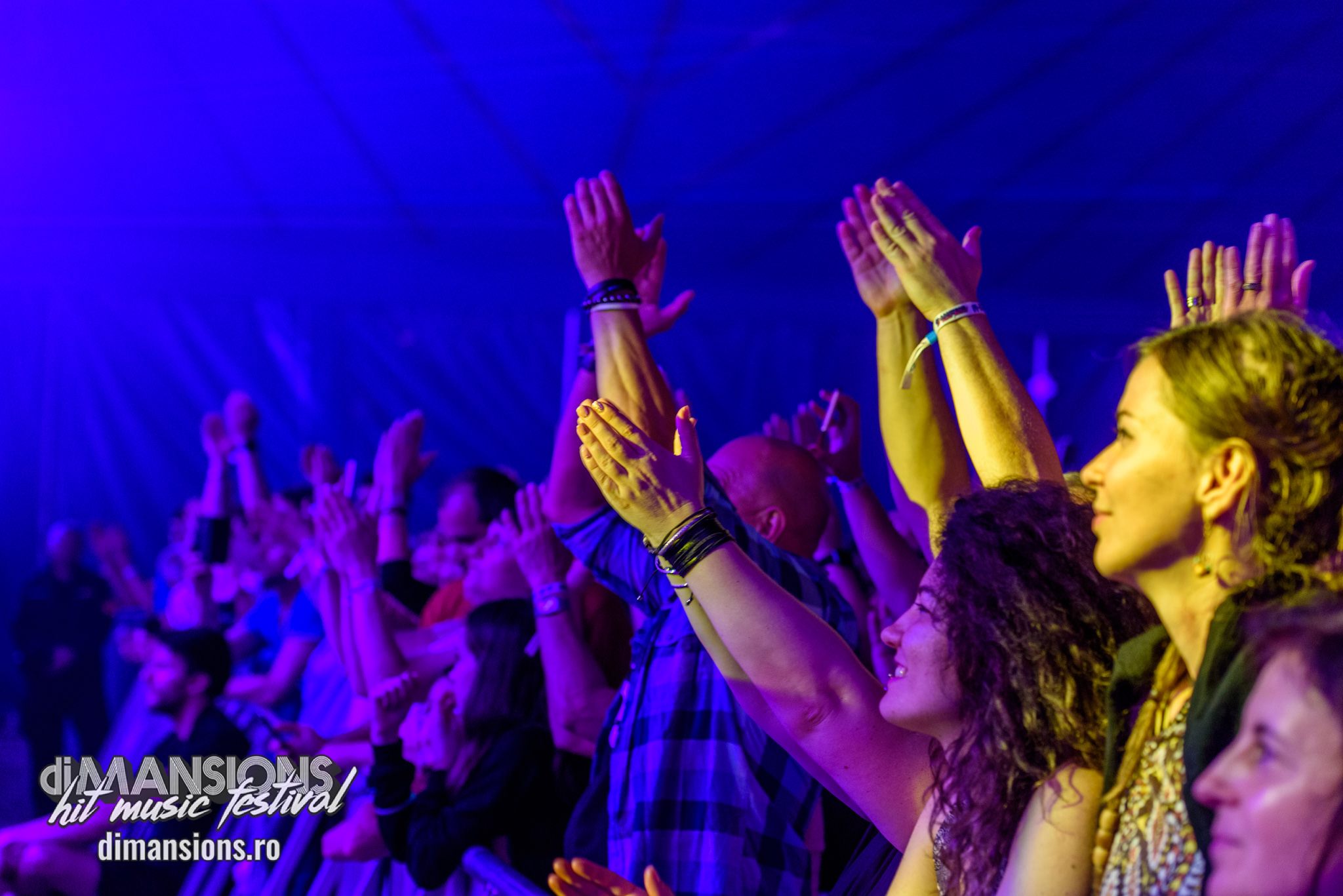 FOTO&VIDEO | La festivalul de la Olteni, Dr. Alban și Snap i-au făcut pe fani să-și rupă hainele de pe ei, Leo Iorga și Compact B i-au emoționat până la lacrimi!