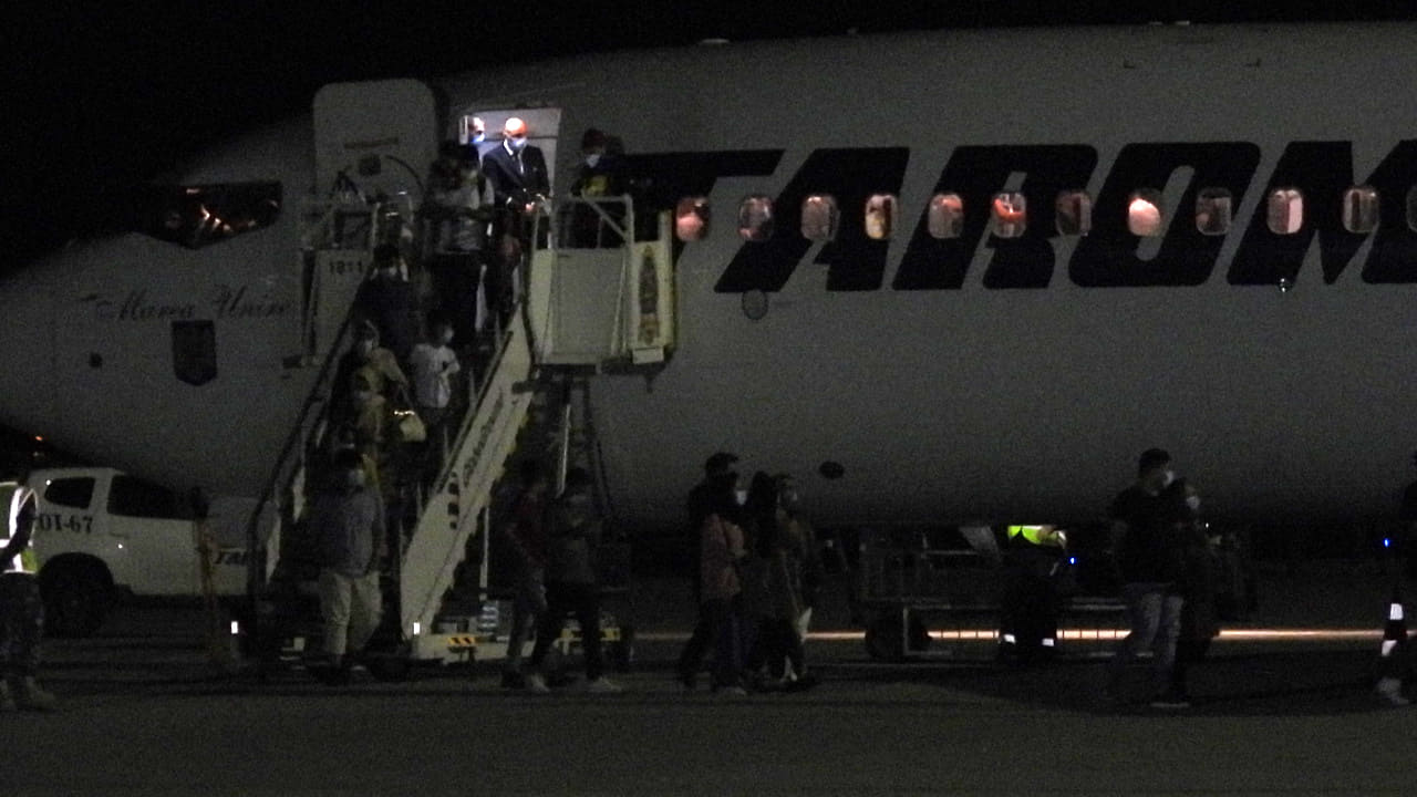 139 de cetățeni afgani, evacuați din Afganistan în urma demersurilor MAE, au ajuns în România
