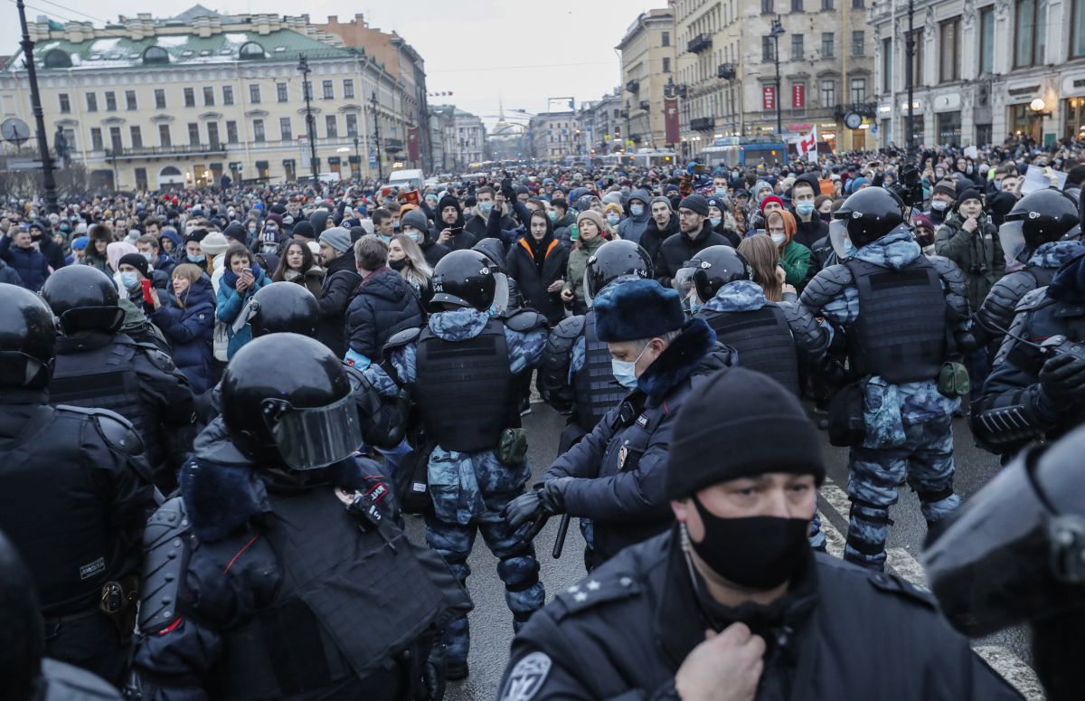 Protestele din Rusia | Peste 2.400 de oameni săltați, printre care și un copil. „Putin e un hoț!” și „Rusia fără Putin!”, au strigat manifestanții