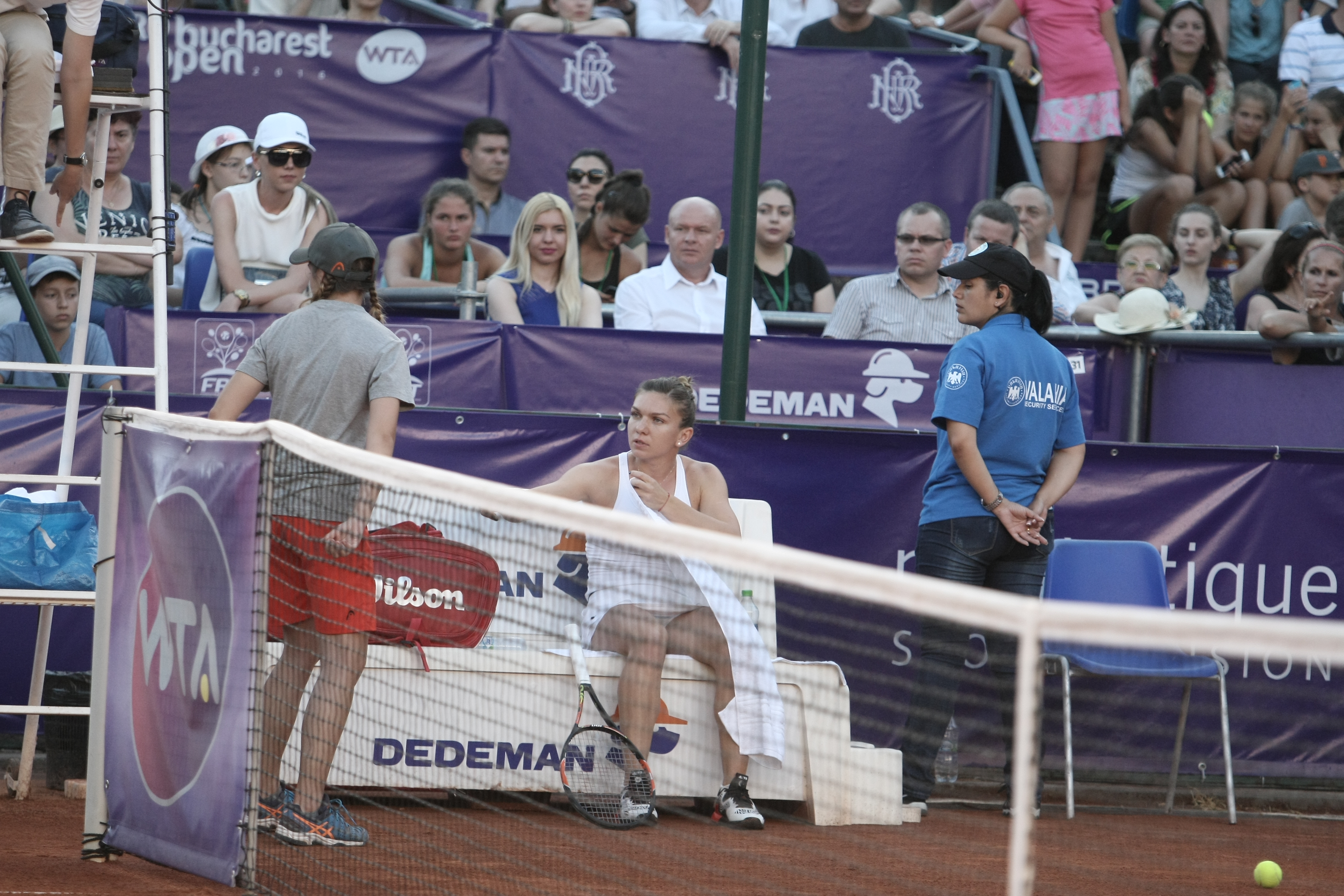 Openul de tenis al României. Cele mai spectaculoase instantanee surprinse la meciul Simonei Halep / GALERIE FOTO